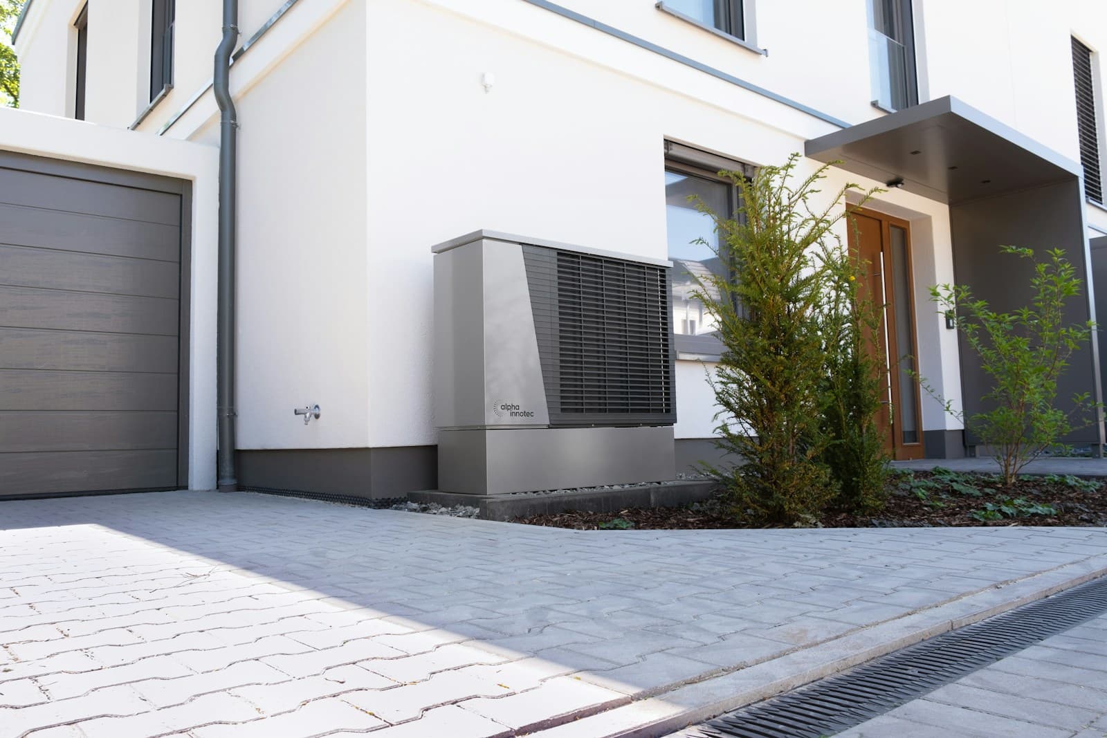 Moderne woning met warmtepomp — energieprestatie en installaties